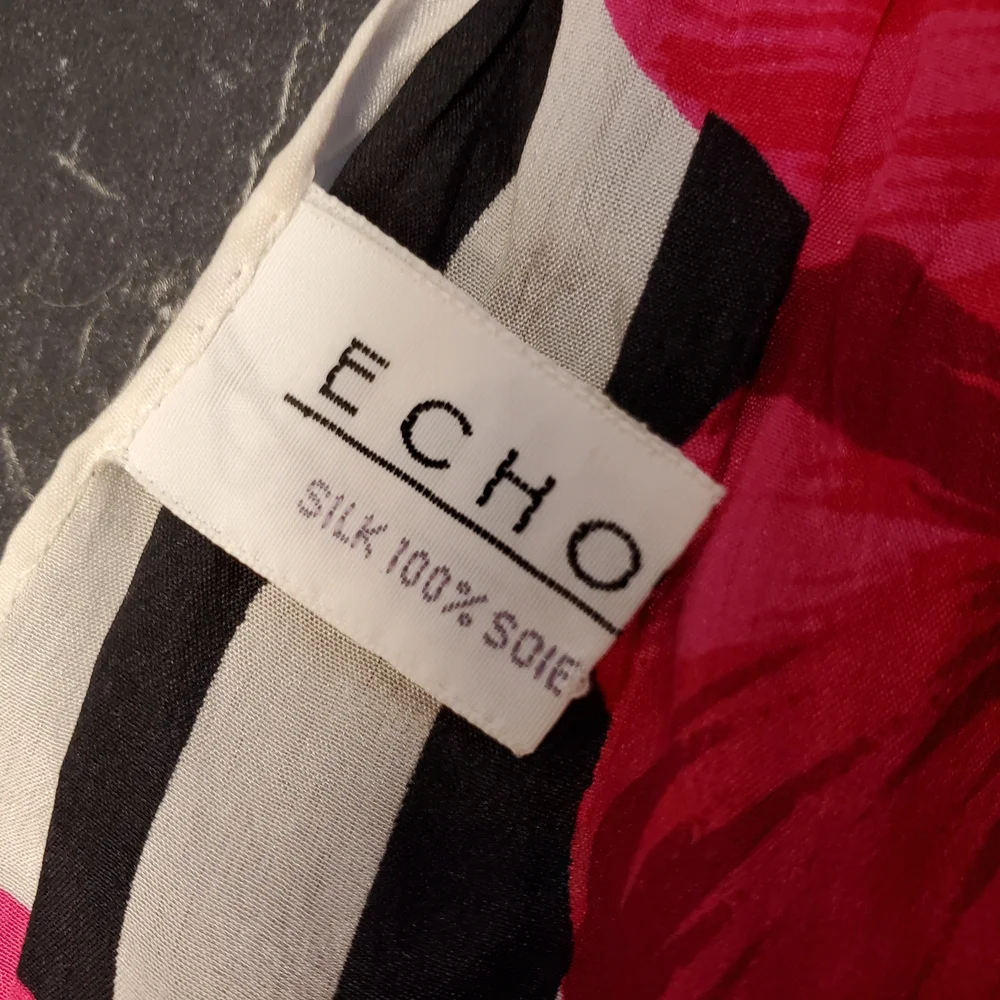 Vintage Echo Floral Silk Scarf. - Picture 4 of 7